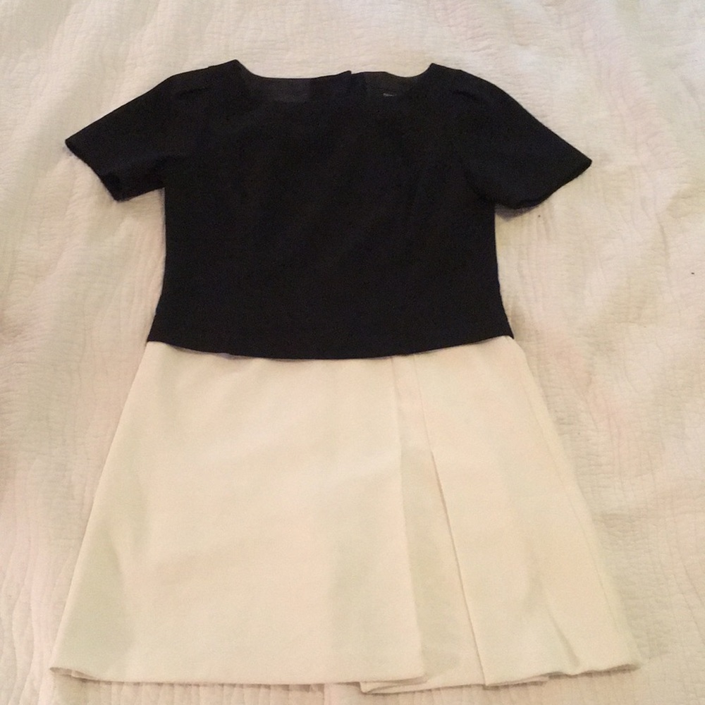 Two in one dress with back button detail